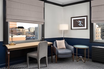 Room, 1 King Bed, City View, Corner