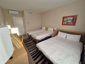 Standard Room, 2 Twin Beds