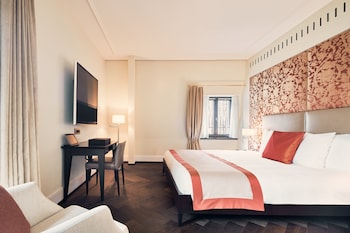 Grand Suite, Panoramic Rooftop, Livingroom, Fireplace, Sauna, Butler, Spa Access (12 years+)
