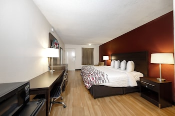 Deluxe Room, 1 King Bed, Smoking