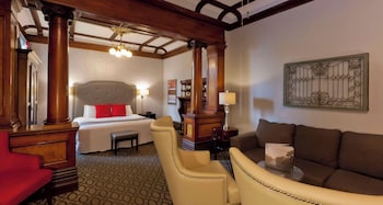 Suite, 1 King Bed, Non Smoking (Separate Living Room;with Sofabed)