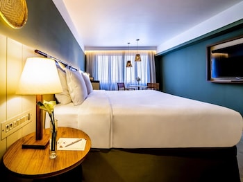 Deluxe Room, 1 King Bed