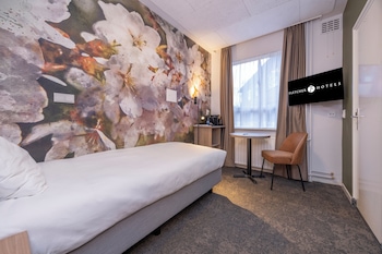 Single Room (with Shower)