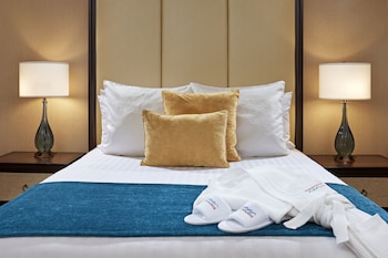 Superior Room, 1 Queen Bed, Accessible