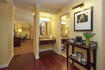 Junior Suite, 1 King Bed with Sofa bed