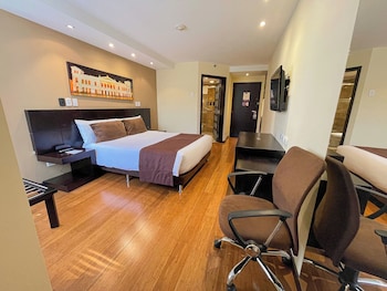 Deluxe Room, 1 Queen Bed