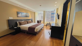 Deluxe Room, 1 King Bed