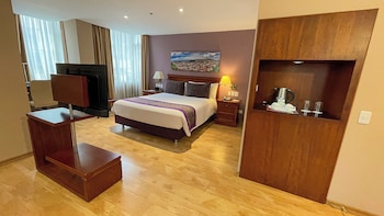 Superior Room, 1 King Bed