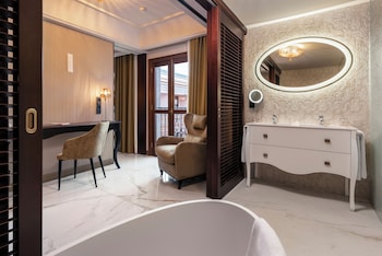 Junior Suite (Premium | 1A1C)