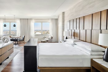 Luxury Suite, 1 King Bed with Sofa bed