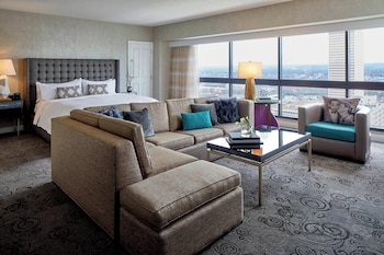 Executive Suite, 1 King Bed with Sofa bed