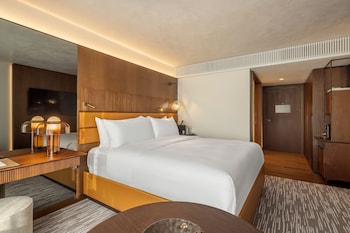 Fairmont Gold, Room, 1 King Bed, Club Lounge Access