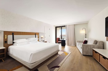 Room, 1 King Bed, Balcony