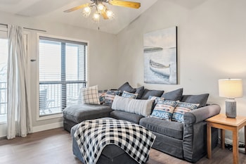 2 Bedroom Waterfront Condo #609