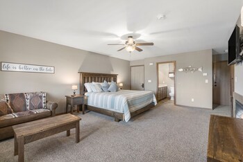 Studio Condo - Terrace Level - 1502A