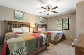 3-BD Lake View Condo W/ Loft - 1114