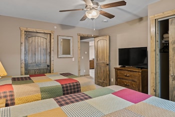 1-BD Condo - Terrace Level - 1501B