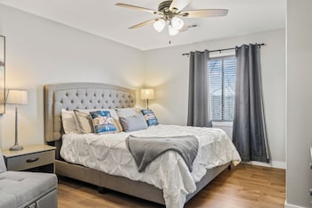 2 Bedroom Waterfront Condo #609