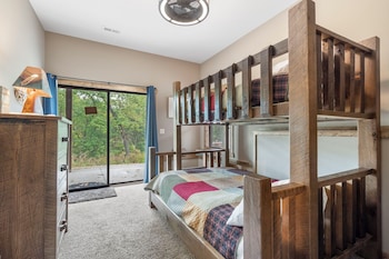 3-BD Cabin w/ Loft #25