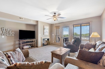 1-BD Condo - Terrace Level - 1503B