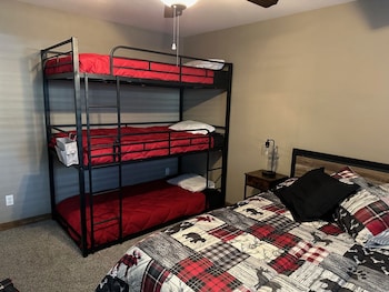 2-BD Lake View Condo - Walk-In Level - 1108