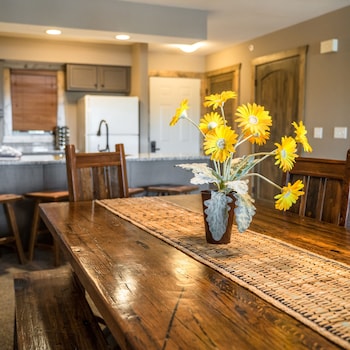 1-BD Condo - Terrace Level - 1501B