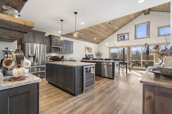 Indian Point - 4-Bedroom Lodge 188