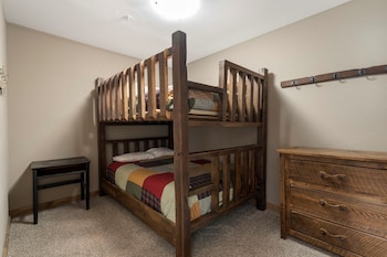 3-BD Lake View Condo W/ Loft - Penthouse Suite - 1115