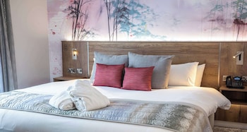 Executive Room, 1 King Bed, Balcony, Garden View