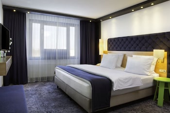 Suite, 1 Bedroom (Living/Dining Area)
