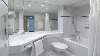 Standard Room, 2 Twin Beds (Shower)
