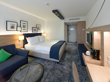 Standard Room, 1 Queen Bed (Top Floor)