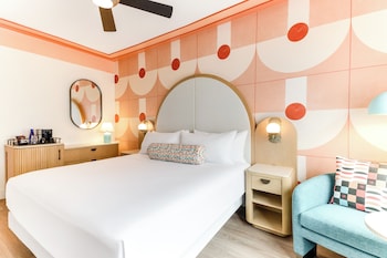 Deluxe Room, 1 King Bed