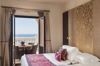 Suite, 1 King Bed, Beachside (Sea View Terrace)