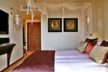 Standard Room, 1 Queen Bed, Balcony (Or Terrace)