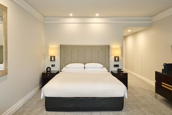 Premium Room, 1 King Bed, Corner