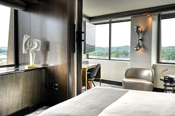 Suite (Diplomat)