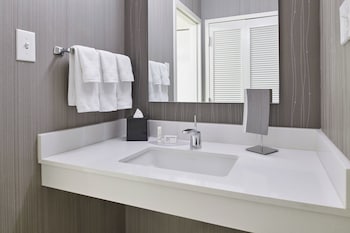 Room, 2 Queen Beds (Mobility/Hearing Access, Roll-In Shwr)