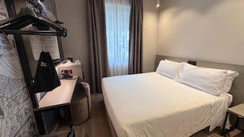 Comfort Room, 1 Queen Bed, Non Smoking