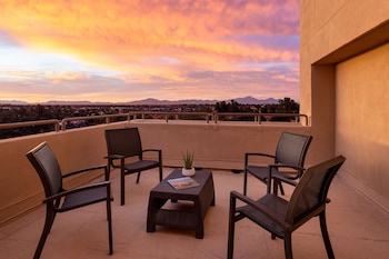 1 King Bed Suite with Balcony