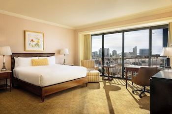 Deluxe Room, 1 King Bed