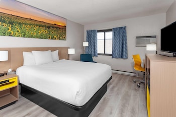 Standard Room, 1 Queen Bed
