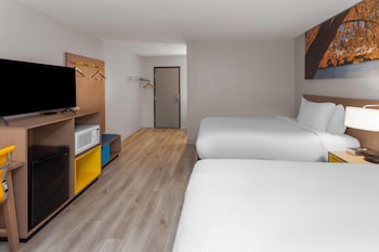 Standard Room, 2 Queen Beds, Smoking