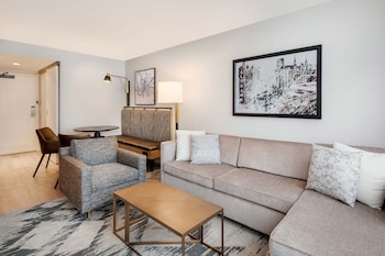 Junior Suite, 1 King Bed with Sofa bed
