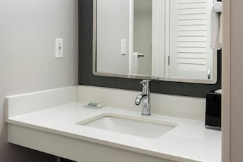 Room, 2 Double Beds (Mobility Accessible, Tub)