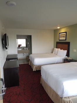 Standard Room, 2 Double Beds, Non Smoking