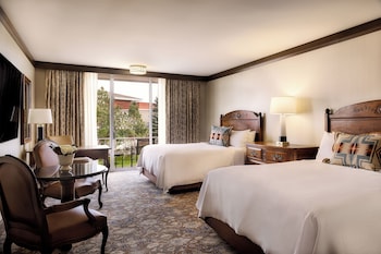 Deluxe Room, 2 King Beds