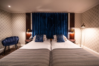 Club Twin Room