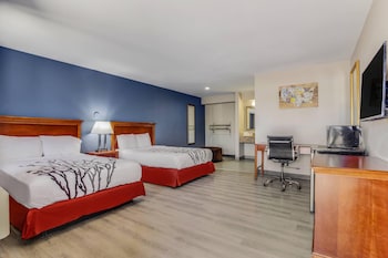 Suite, 2 Double Beds, Smoking (Upgrade)