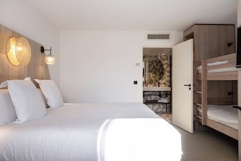 Room, Multiple Beds (Privilege)
